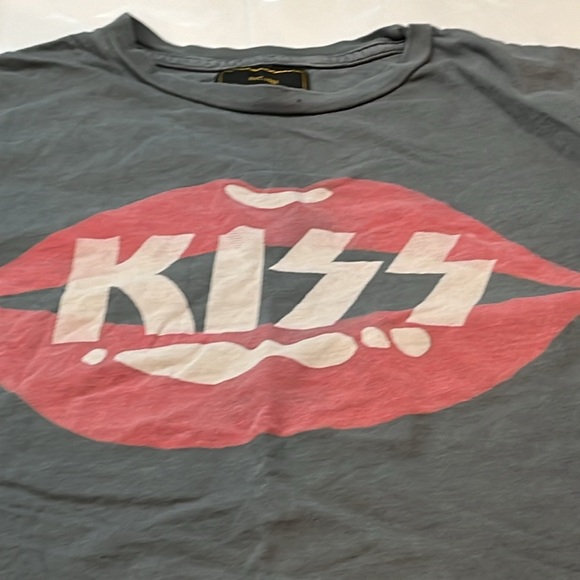 Gray Kiss RED LIPS SHORT crop top t shirt RETROBRAND Los Angeles size small med. - Picture 2 of 7